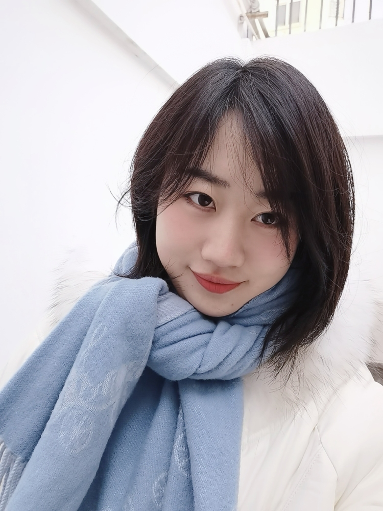 时人-江苏省·连云港市·海州区--本人现在是一名学生，疫情在家无事可做，时间非常空闲，什么都可以接，更希望是寄拍，食品测评，产品试用这一类的。照片都是原相机，不p图，化妆也都是淡妆