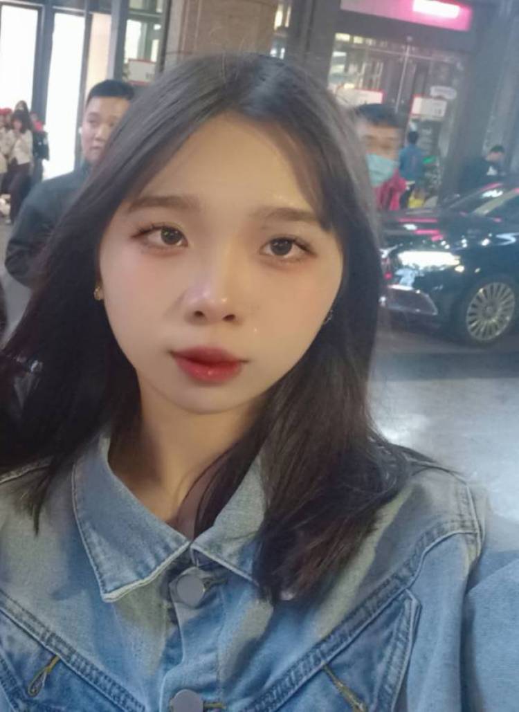 慧慧-海南省·海口市·美兰区-快手-穿搭衣服,购物,拍照,画画,还日常去打卡,接衣服穿搭,短视频vIog,探店打卡,想成为穿搭博主。