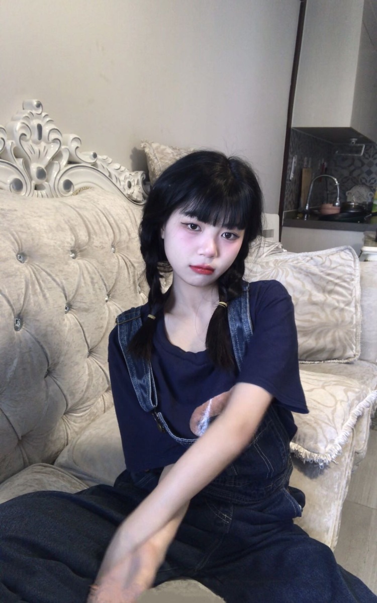 小可-广东省·佛山市·禅城区-小可朋友圈--大家好！
我的身高160体重82多种风格都可（性感除外  ）会p图接寄拍