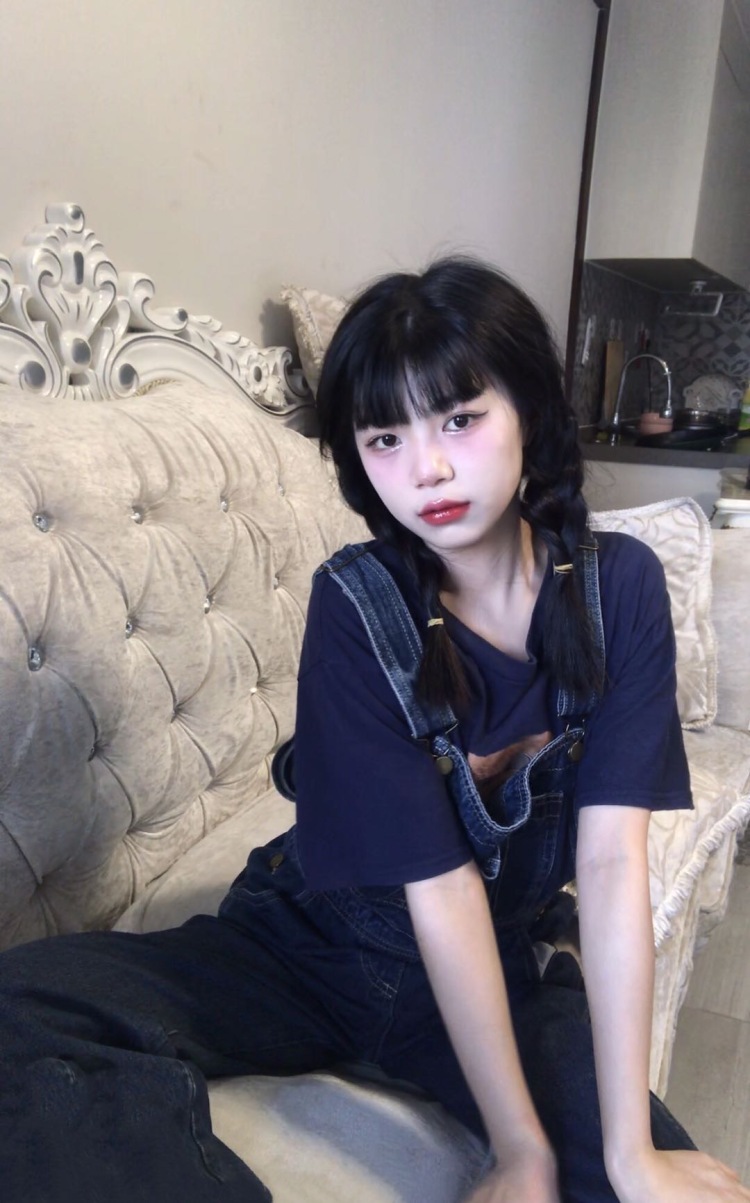 小可-广东省·佛山市·禅城区-小可朋友圈--大家好！
我的身高160体重82多种风格都可（性感除外  ）会p图接寄拍