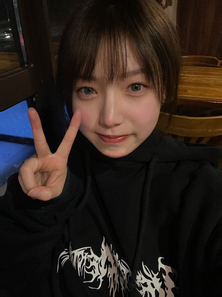 天天:)-浙江省·绍兴市·柯桥区-抖音 某红薯 -02 年大一女生 身高163体重100
皮肤白 会p图调色 能拍人能拍物 态度好 时间空闲
化妆品服饰单都可以~
文字功底强 爱好舞蹈 美术绘画 曾多次做礼仪模特~以最好的态度完成达到合作共赢~薪资