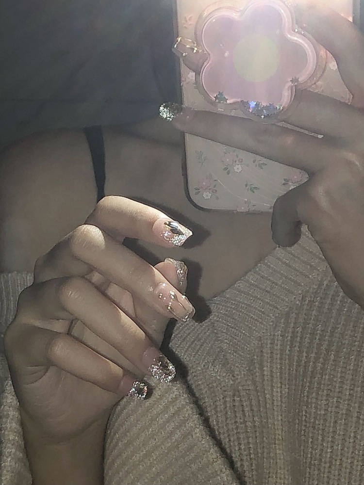 haynalee-广东省·汕尾市·陆丰市--dy6k➕粉，穿搭，穿戴甲等都接，返稿快哦，可视频可图文，也可接详情图哦。