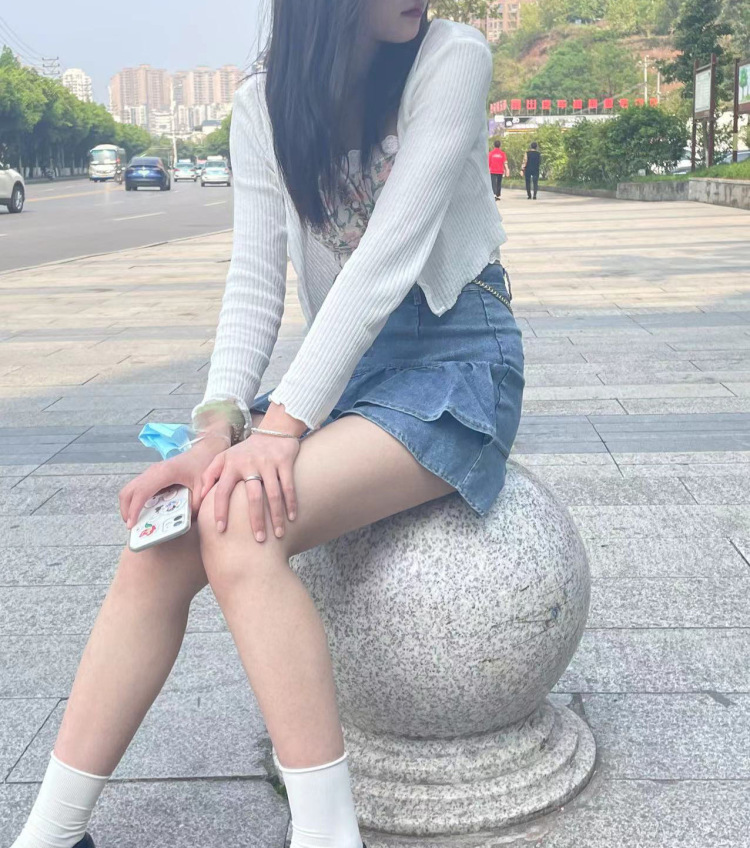 西红柿晚宀-重庆市·重庆市·大足区-抖音快手某红薯-身高174体重115,性格开朗,喜欢拍照,会p图,新人接单,价格可商议,在校大学生时间充裕