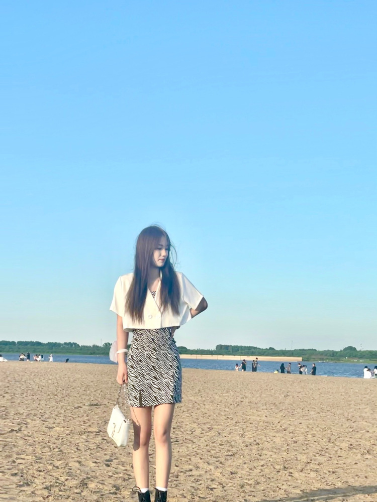 JIAOTING-黑龙江省·佳木斯市·富锦市-抖音 快手-接单 化妆品 衣服 爱摄影 学生 随时可接单 产品推广 试用