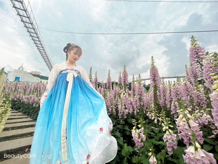 嘿,你好呀-四川省·成都市·成华区--擅长摄影,会汉服妆造
对汉服拍照格外喜欢,
人物构图个方面有自己的见解,可拍出很好看的图片,作为卖家秀页面详情都可