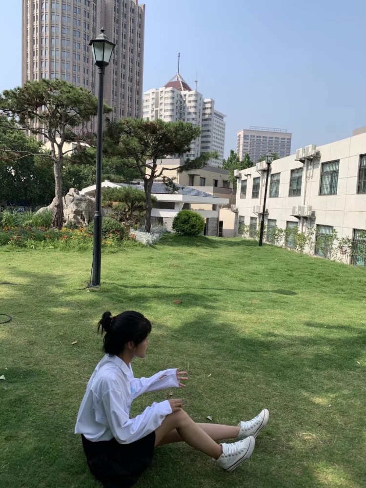Yu-河南省·安阳市·林州市-不见了-日常会疯狂网购 可以寄拍 衣服 帽子 鞋子 首饰之类的。会拍照会找角度 之前学过摄影.