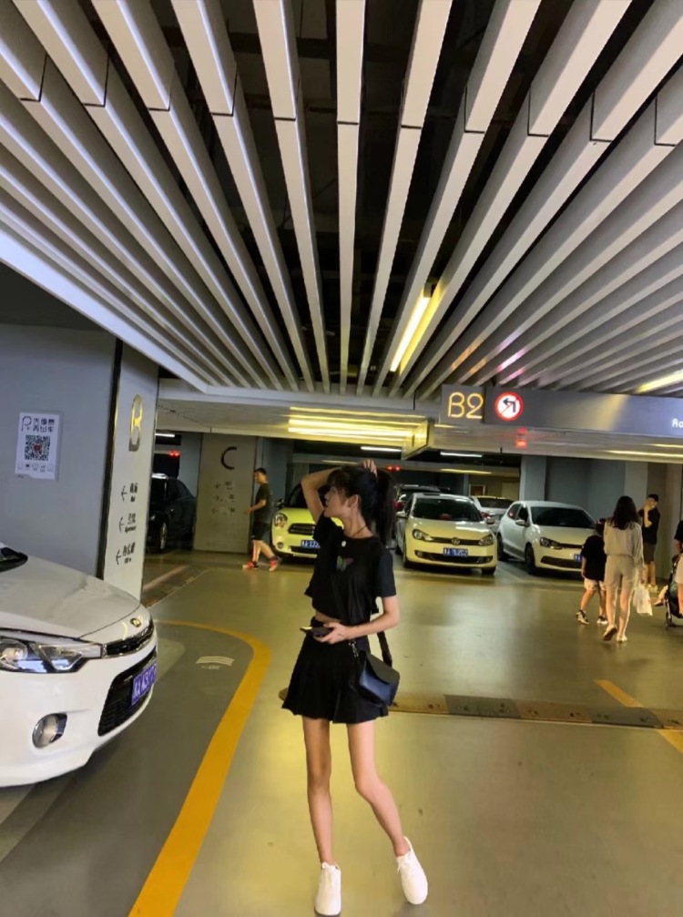 Yu-河南省·安阳市·林州市-不见了-日常会疯狂网购 可以寄拍 衣服 帽子 鞋子 首饰之类的。会拍照会找角度 之前学过摄影.