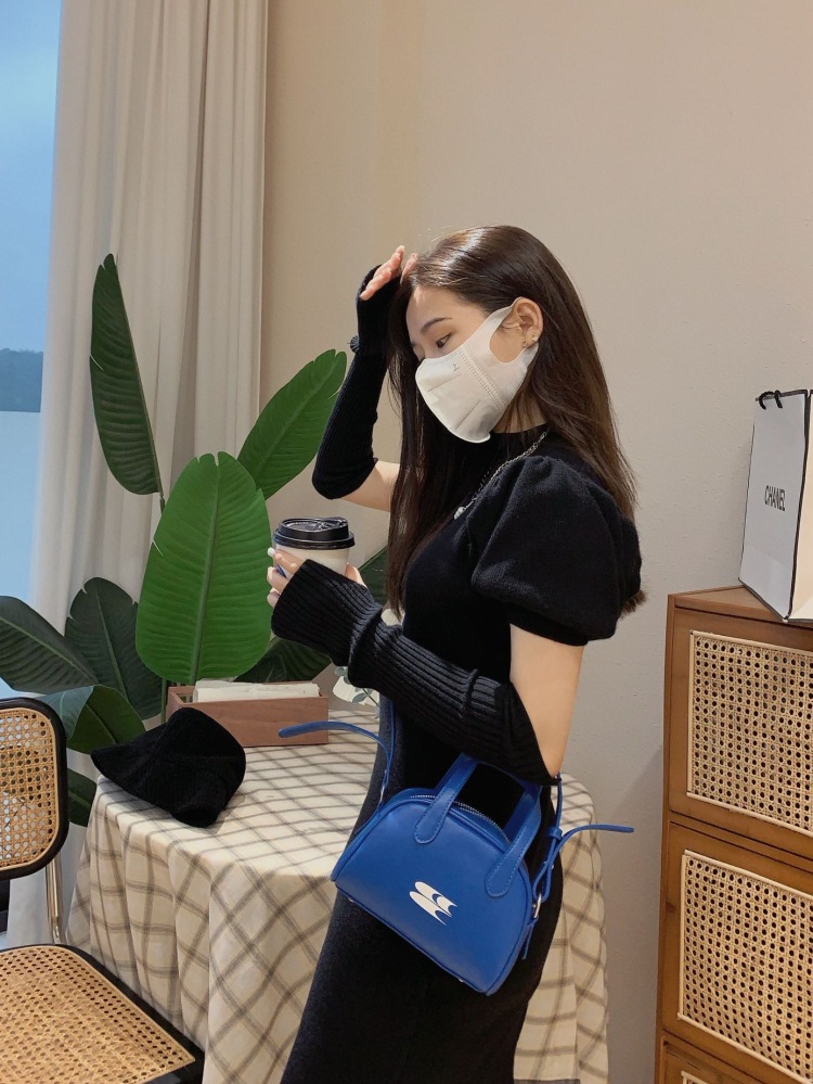 Artistic gril-广东省·东莞市·虎门镇-抖音,头条-接寄拍,送拍
什么风格都可以
饰品,鞋子,包包也可以
价格可以协商