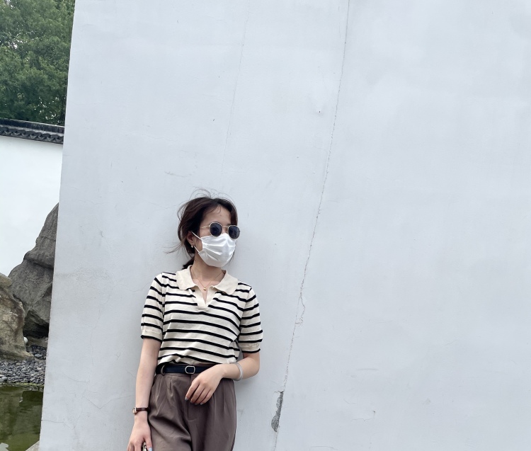 刘醒高-浙江省·嘉兴市·海宁市-抖音 微博-喜欢ins简约风 复古港风也可 160 89  
接tb pdd dy寄拍 同城衣服饰品拍摄