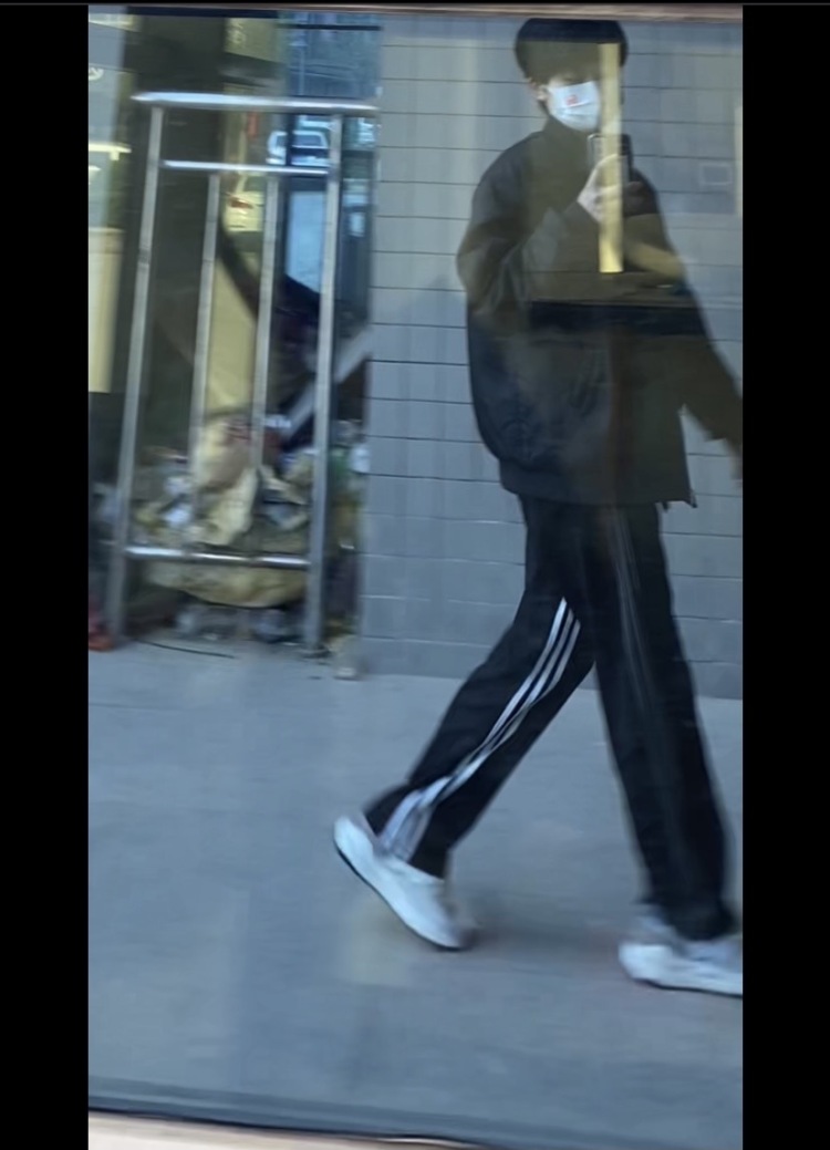 小王-河南省·濮阳市·华龙区-快手 抖音 某红薯-身高170,体重50公斤 喜欢穿搭 可以尝试多种风格 擅长p图