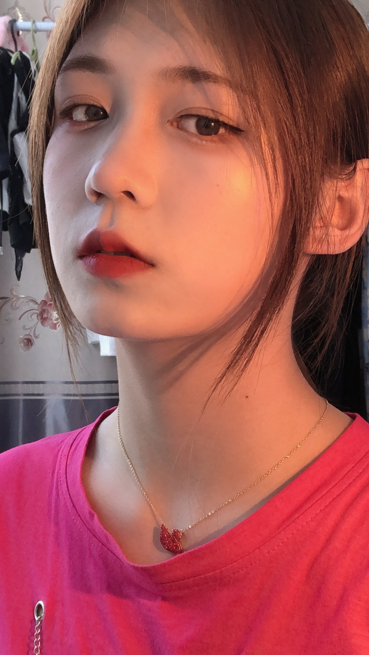 趙天嬌-河南省·信阳市·浉河区-快手-原宿风 慵懒风 学院风 辣妹都可 价格可议
接单！！
只接单！！
不闲聊！
长相可甜可御
有需要联系我