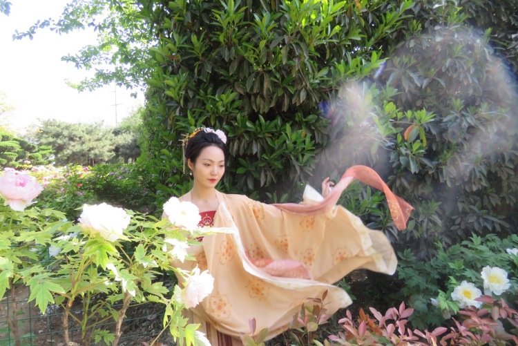 兰卡卡-河南省·信阳市·浉河区--可接寄拍,古风衣服头饰(会做妆造),流行服饰后期p图剪辑等,求关注,商家滴我