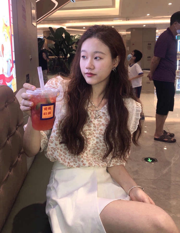想吃草莓-福建省·厦门市·集美区-快手-想接寄拍,送拍。个人身高168 体重104,会拍照,会p图,现是一名学生,请诚心对待❤