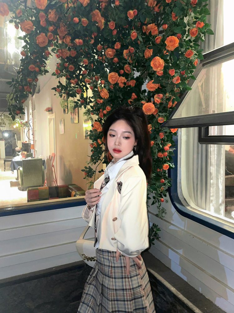 Renaissance-湖北省·宜昌市·当阳市--大家好呀!我是莹子~本人168cm 体重92斤 接推广 试用 寄拍 宣传在某手上也有一点点小粉丝 希望大家能多多找我哈哈哈哈哈!