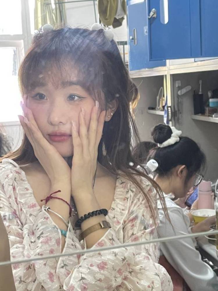 Bi8bo-安徽省·合肥市·肥西县-都可以-是大学生,有很多空闲时间,可以寄拍,在平台推荐衣服,等,有诚信的商家