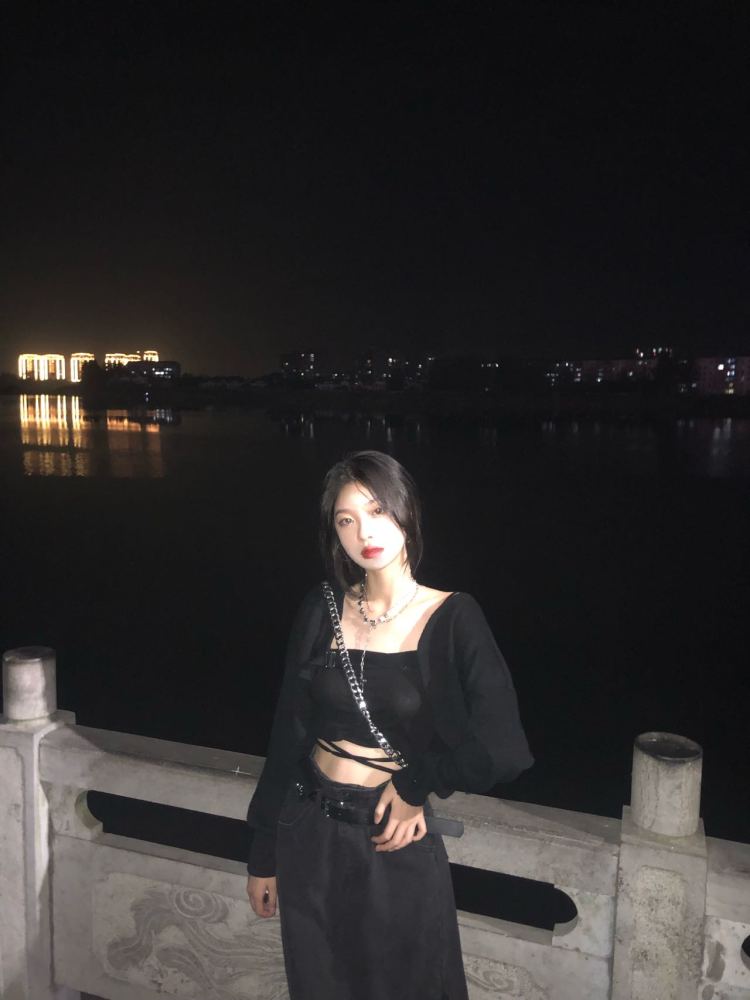 Renaissance-湖北省·宜昌市·当阳市--各位美眉们好呀!鄙人不才 就p图技巧拿的出手 欢迎各位美女们来找我p图 人物照 生活照 风景照都可以的!一张3-5元不等~ 下面是我的生活照 哈哈哈哈浅p一下吧!