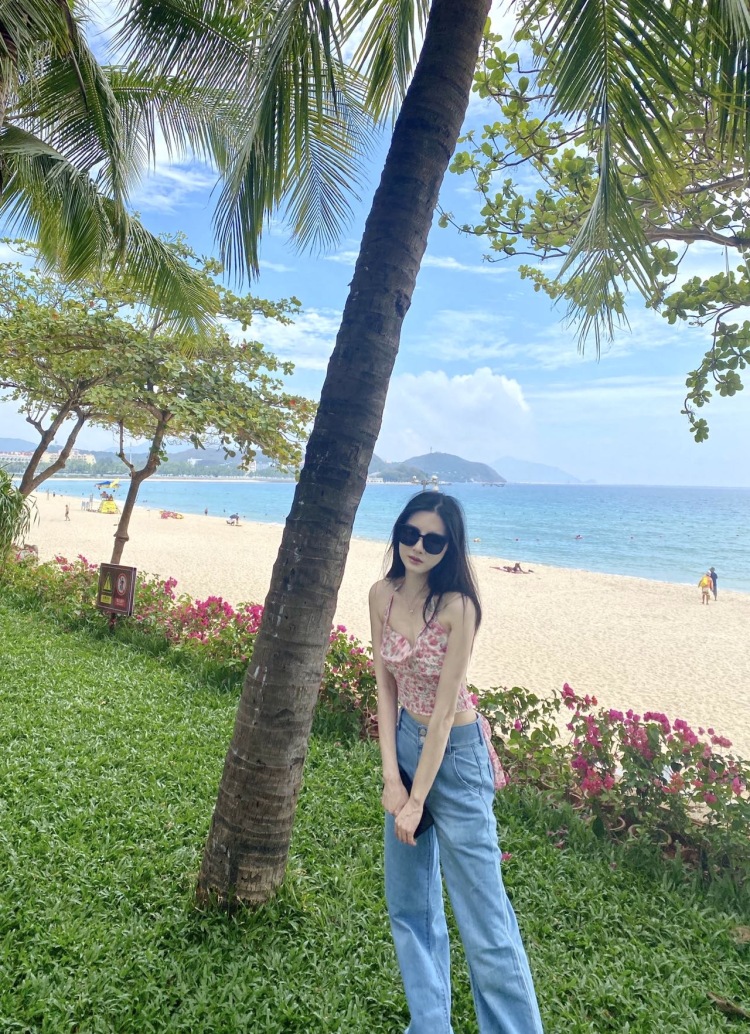 蒋ᰔᩚ-海南省·三亚市·吉阳区-开盖有蒋?-喜欢拍照，可接赠拍寄拍商品。身高160cm体重84斤，年龄26岁。腰围xs 可按照要求拍摄，可尝试多种风格拍摄，可接受重拍按时拍摄。谢谢。