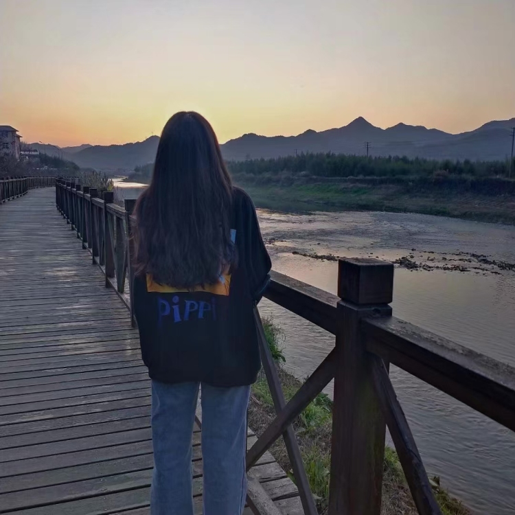 .-浙江省·杭州市·桐庐县-抖音 快手-接寄拍 送拍 服装类饰品类包包类都可
身高168 体重114