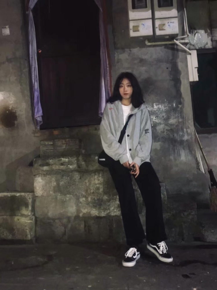 .-浙江省·杭州市·桐庐县-抖音 快手-接寄拍 送拍 服装类饰品类包包类都可
身高168 体重114