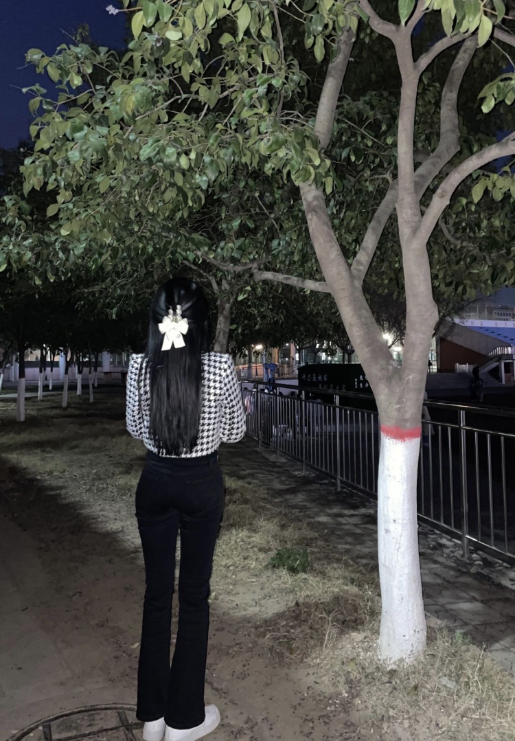 送别海-河南省·郑州市·管城回族区-某红薯 抖音-身高172 体重52kg 熟练使用p图软件 审美在线
接服饰寄拍 适合各种风格