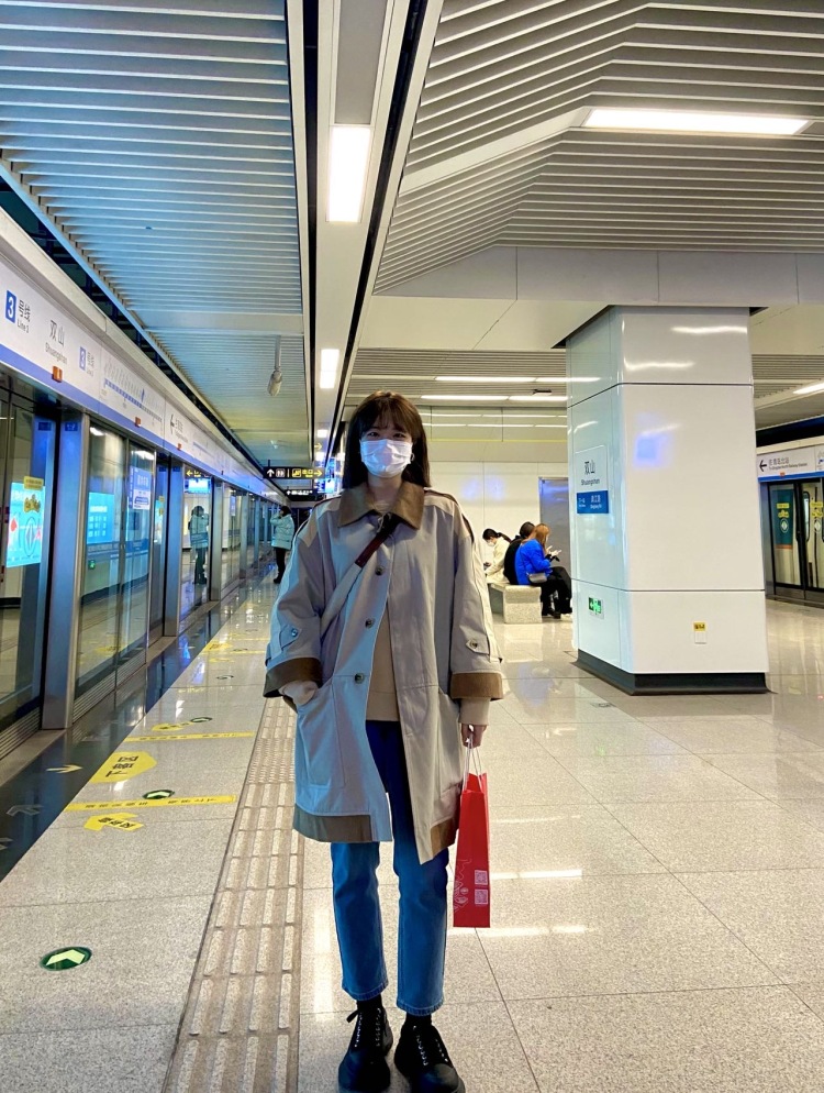 F-山东省·青岛市·崂山区-抖音,某红薯-买家秀可以,本人服装搭配有自己风格,拍照效果和质量好,可以自己p图