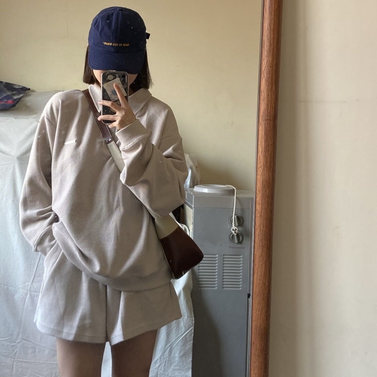 F-山东省·青岛市·崂山区-抖音,某红薯-买家秀可以,本人服装搭配有自己风格,拍照效果和质量好,可以自己p图