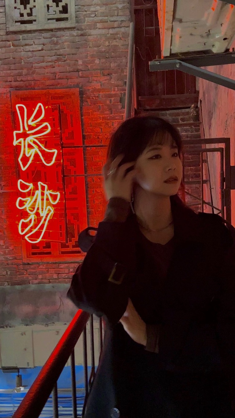 F-山东省·青岛市·崂山区-抖音,某红薯-买家秀可以,本人服装搭配有自己风格,拍照效果和质量好,可以自己p图