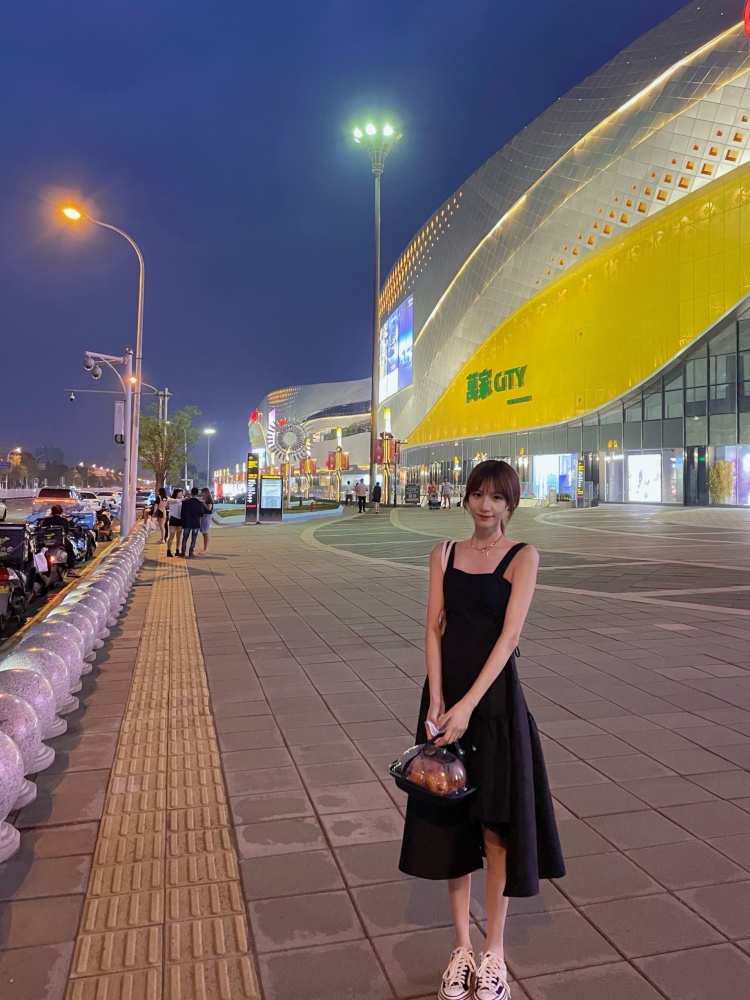 luu-天津市·天津市·和平区--170cm48kg 坐标天津 可接买家秀 种草分享 探店 模特兼职 穿戴甲手模等～