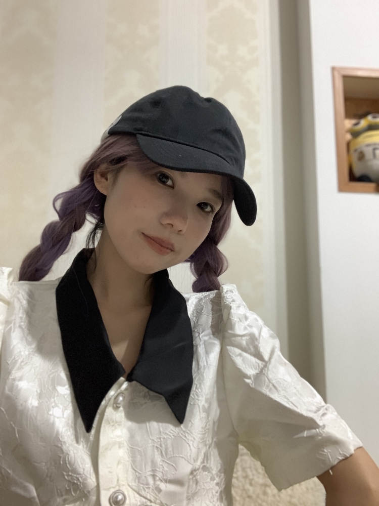 柠檬诶-浙江省·杭州市·萧山区-抖音 微博-喜欢拍照臭美,买买买,饰品衣服化妆品日用品都超级多。爱好分享,可接测评或者寄拍。也有在一些平台上分享过穿搭,对这方面很感兴趣,经验肯定不是很丰富,但是好沟通,希望各位老板康康我 给我一个机会。