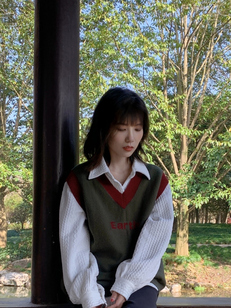 柠檬诶-浙江省·杭州市·萧山区-抖音 微博-喜欢拍照臭美,买买买,饰品衣服化妆品日用品都超级多。爱好分享,可接测评或者寄拍。也有在一些平台上分享过穿搭,对这方面很感兴趣,经验肯定不是很丰富,但是好沟通,希望各位老板康康我 给我一个机会。