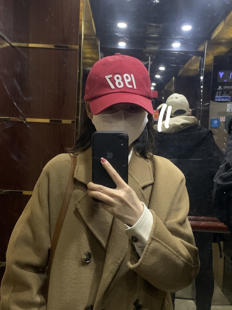 柠檬诶-浙江省·杭州市·萧山区-抖音 微博-喜欢拍照臭美,买买买,饰品衣服化妆品日用品都超级多。爱好分享,可接测评或者寄拍。也有在一些平台上分享过穿搭,对这方面很感兴趣,经验肯定不是很丰富,但是好沟通,希望各位老板康康我 给我一个机会。