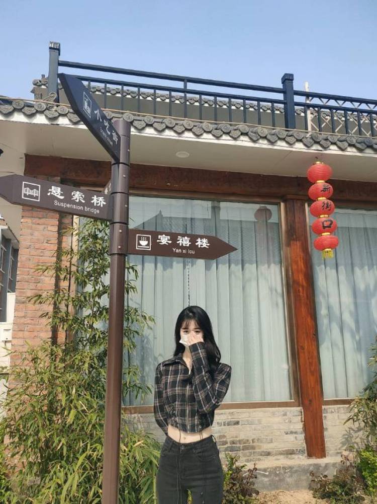 偷一束月光-山东省·德州市·禹城市-抖音 快手-年龄22岁 身高172 体重110斤 接买家秀 性格热情随和,活波开朗,具有进取精神和团队精神,有较强的动⼿潜⼒。
