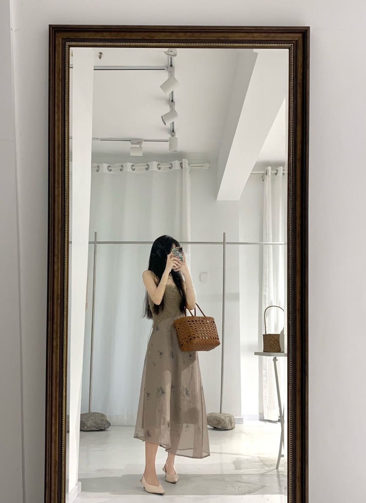 黄.-广东省·深圳市·龙华区-抖音、某红薯-饰品、服装、鞋子等都可以，会拍照会修图。最主要是有时间观念，按时完成任务，期待合作。99年身高155体重88斤的潮汕小个子女生。