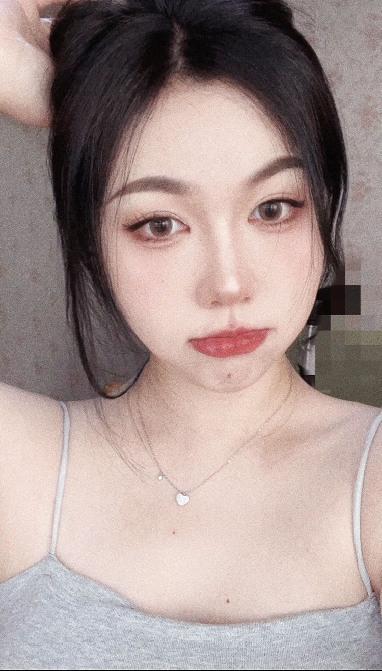小一-天津市·天津市·和平区-抖音-音乐学院在读大学生 。净身高169 接美妆 服装类寄拍,费用标准在60-150(不包含邮费) 欢迎长期合作 48-72小时出图 。