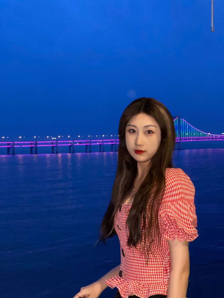 盘丝洞美人-黑龙江省·牡丹江市·东宁市--身高176 擅长化妆 p图 视频剪辑 可接买家秀 vlog开箱 寄拍 送拍等