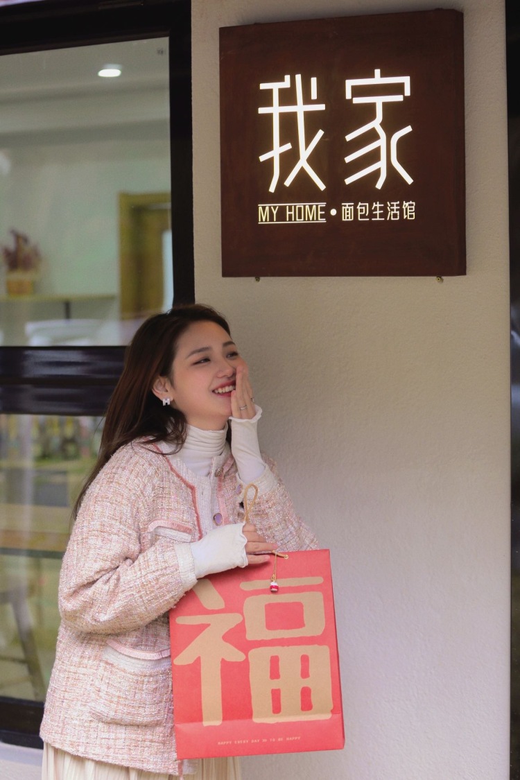 桃桃-贵州省·贵阳市·云岩区-某红薯，抖音-接寄拍✓买家秀 服装饰品 168 55kg 多风格
会p图剪辑视频
事少出图快 可以单反出图