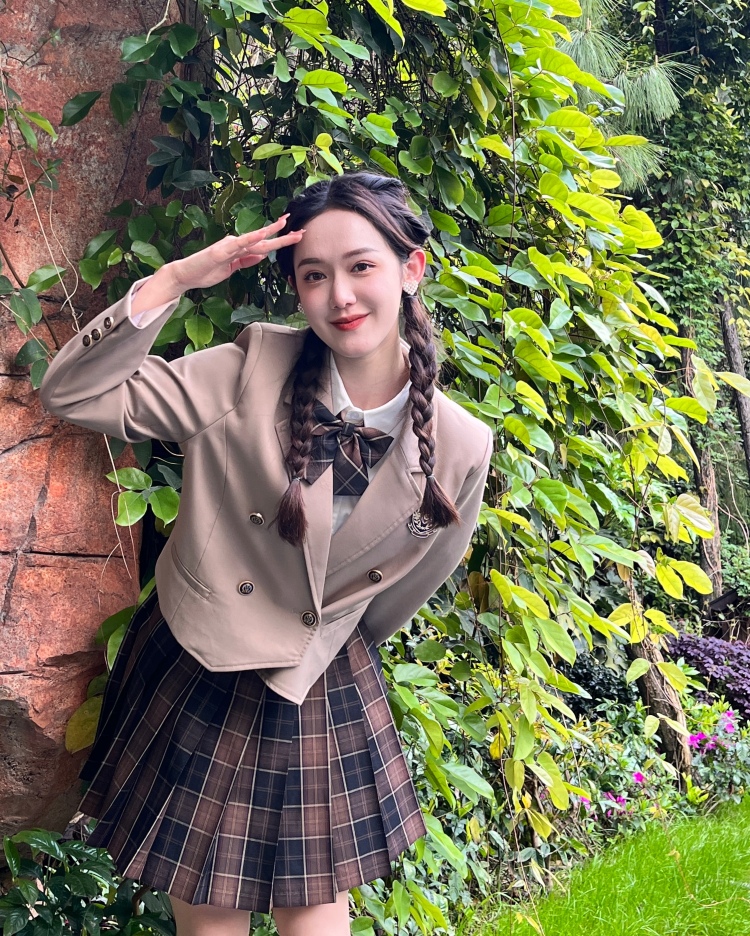 🧸ྀི 磨人的YJ-浙江省·杭州市·西湖区--本人甜美系,会穿搭美妆,接寄拍某红薯抖音推广,穿搭美妆饰品直播带货都可