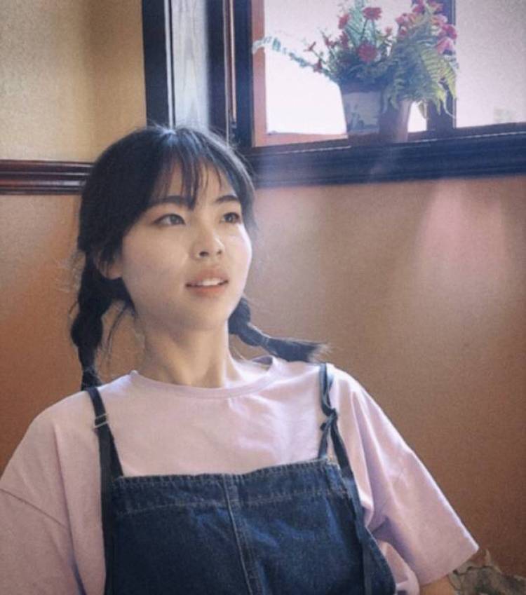 Jouis-陕西省·西安市·未央区--接买家秀,各种衣服,身材好,会拍照,会P图。更加喜欢青春一点的衣服,外景室内都可以。