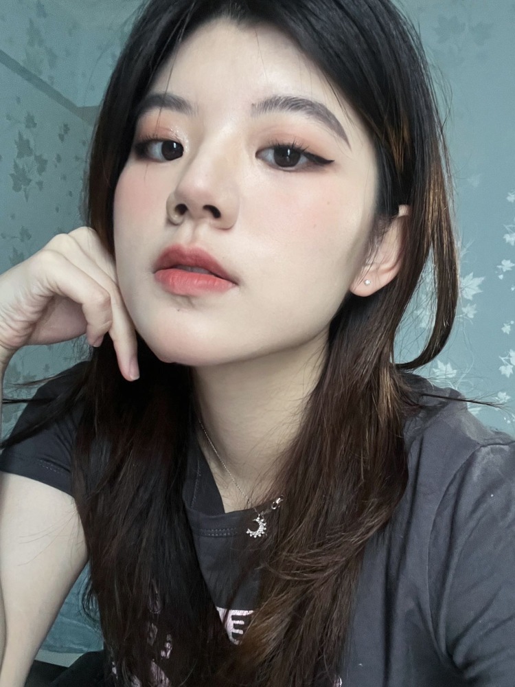 xiaoluuu-广东省·深圳市·龙岗区--身高165体重96 会p图 身材苗条
想接衣服发穿搭或者接产品做推广
价格可协商