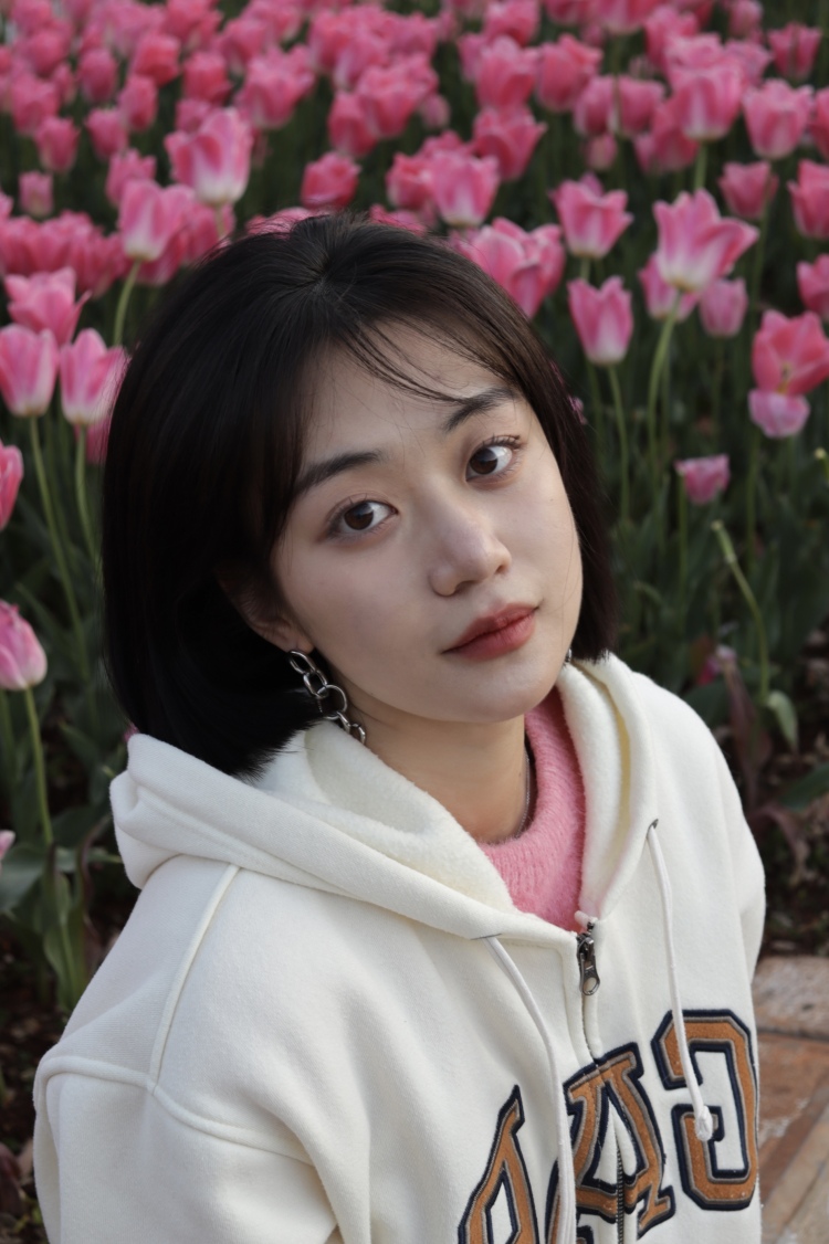 LucilleBaby-云南省·昆明市·官渡区-抖音 某红薯 微博-很喜欢拍照,p图技术不错。
接受寄拍、约拍、短视频创作、探店打卡