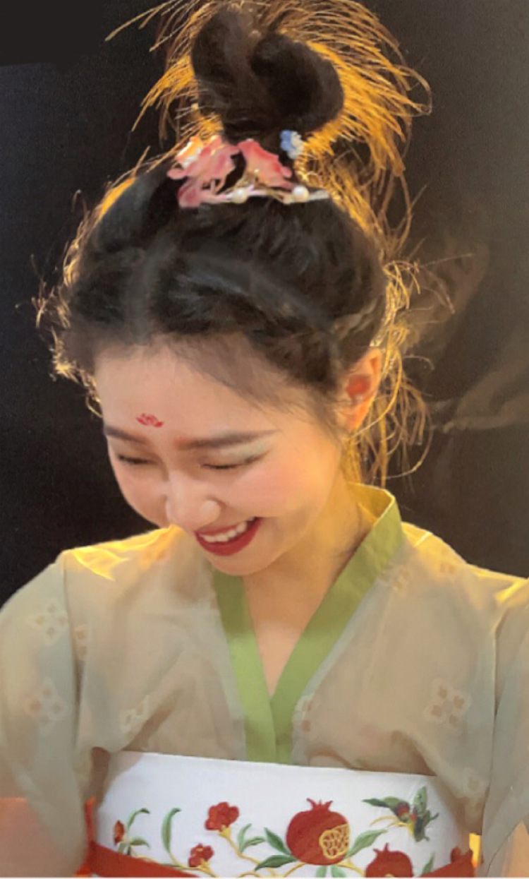   🍰 -山东省·济南市·历下区--擅长拍照修图，特别擅长对各类衣服的展示。是在校学生一枚，空闲时间多，可稳定长期合作，而且认真负责，保质保量完成所接任务。比较倾向于接买家秀种菜带货类的单。请联系我叭