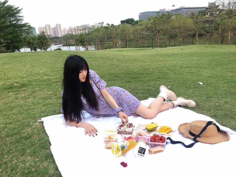 花洋小姐的暴力-广西壮族自治区·南宁市·西乡塘区--身高：165 体重：50 时间比较自由 会P图 认真出图 接服装寄拍 饰品寄拍 买家秀 探店打卡