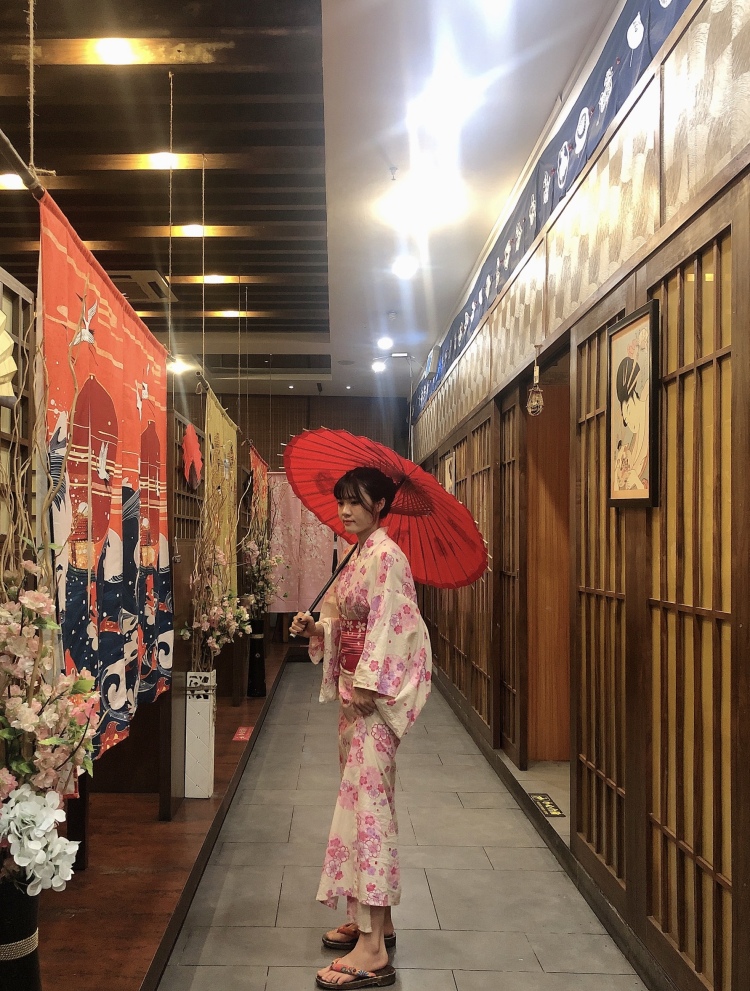 花洋小姐的暴力-广西壮族自治区·南宁市·西乡塘区--身高：165 体重：50 时间比较自由 会P图 认真出图 接服装寄拍 饰品寄拍 买家秀 探店打卡