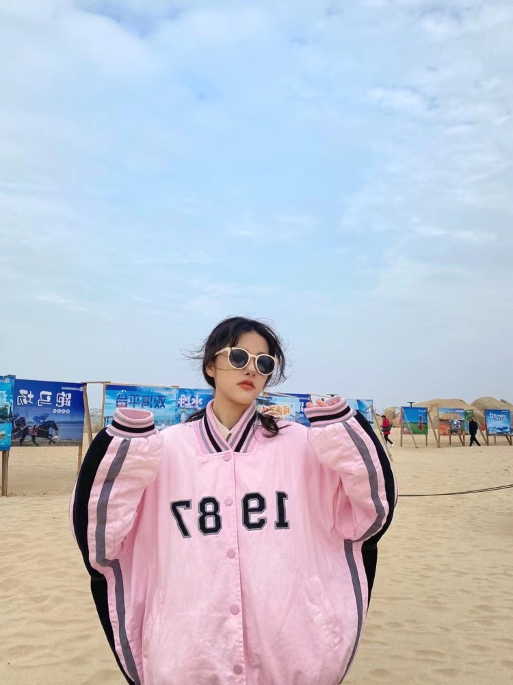 蓝精灵-广东省·广州市·荔湾区--接寄拍咯!
这里是来自快乐星球的蓝精灵🧚♂️
会化妆,会拍照,会穿搭~
可接买家秀 种草分享 等~
年龄:20
身高:165CM
体重:40kg
坐标:广东省-广州市-天河区
艺名:蓝精灵
身份:自