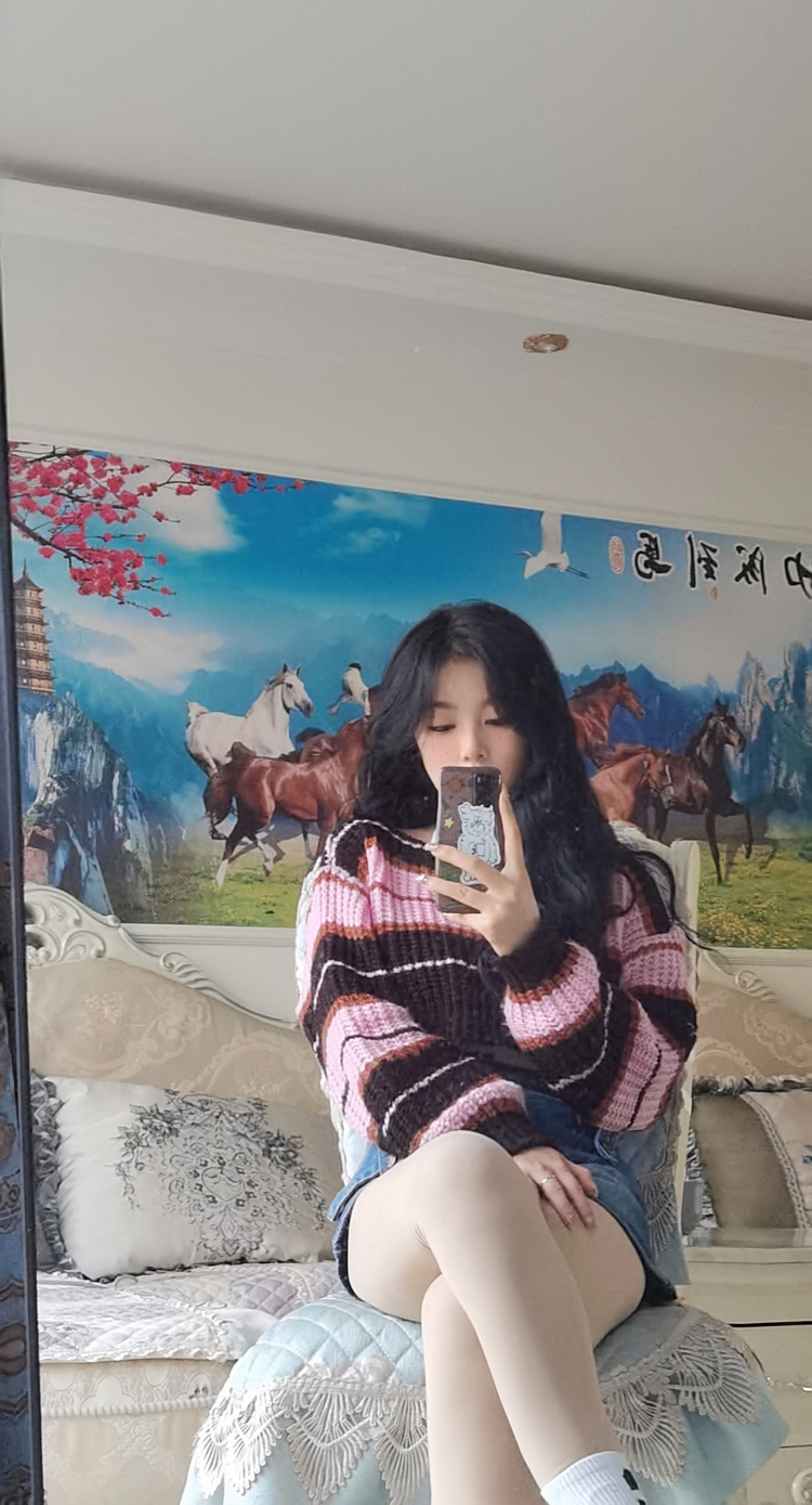 我要睡到自然醒🦄-黑龙江省·绥化市·安达市-抖音，微博，某红薯-坐标绥化，爱拍照爱穿搭，微胖可温柔韩系可清纯少女，也可高冷御姐，会P图，有时间有耐心，会认真完成要求，接寄拍，买家秀，化妆品，服饰，首饰都可以，也可短视频拍摄。
欢迎砸单！
164cm/56kg