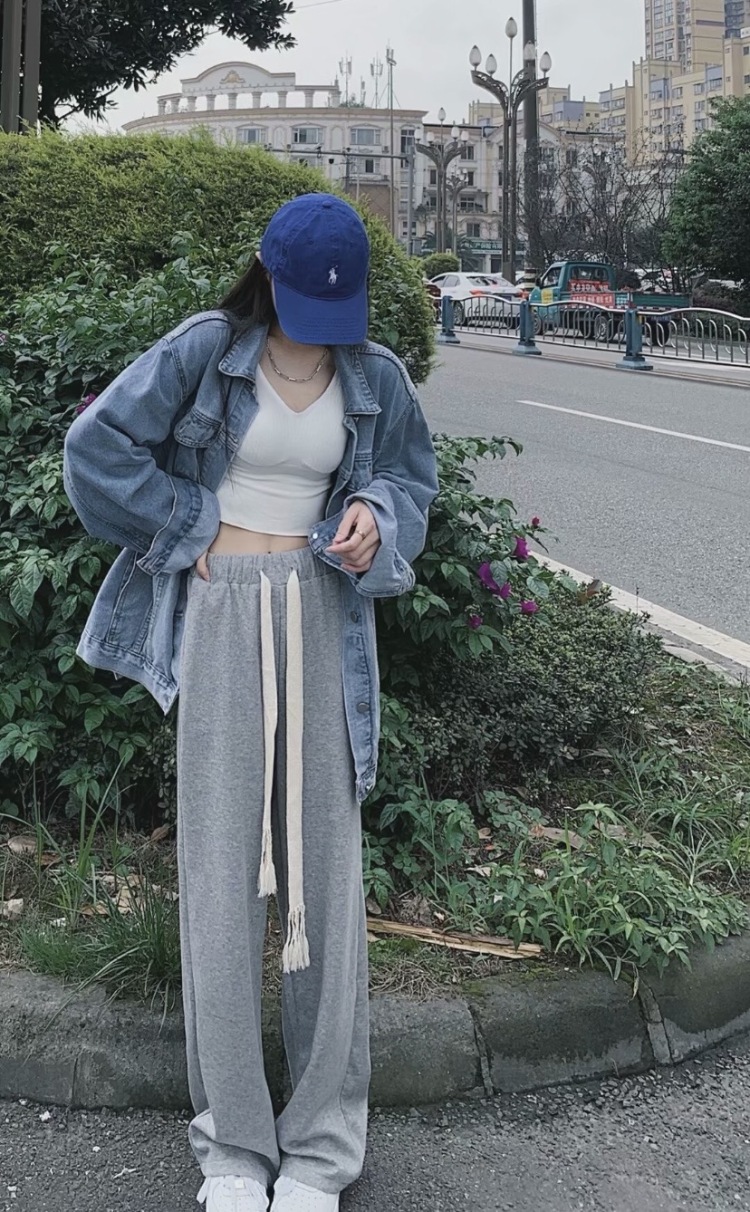 小曦曦-浙江省·嘉兴市·桐乡市--我是快手 电商主播 身高165 体重90斤 主营皮草 粉丝4.1万 有消费能力 现在皮草淡季 无事 做做兼职 拓展圈子 接寄拍 开箱评测 短视频种草 费用再谈