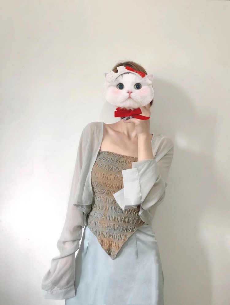 虚妄-贵州省·贵阳市·乌当区--接单范围：可接衣服、饰品、鞋子包包等买家秀、寄拍等，各种风格均可驾驭，身高160.85斤，有合作意向直接联系