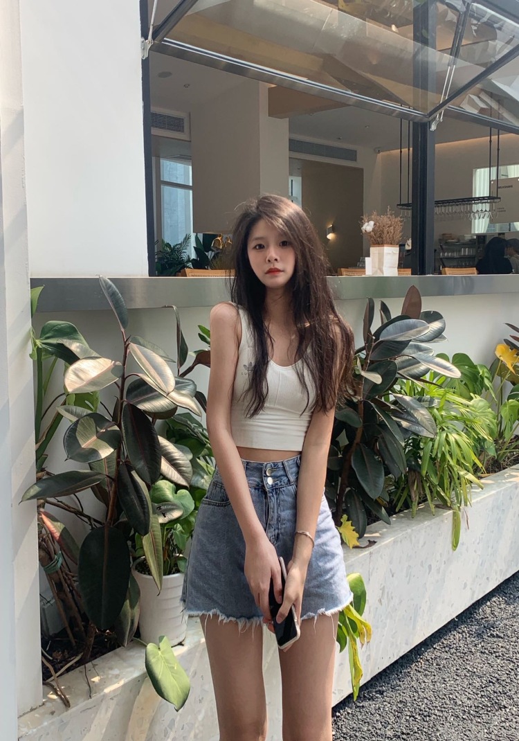 -Nuyoah.-广东省·揭阳市·普宁市-快手-本人有经验做过买家秀,爱好唱歌拍照 ,在校高中生一枚 开朗活泼,可以给商家提供很好的销售呀