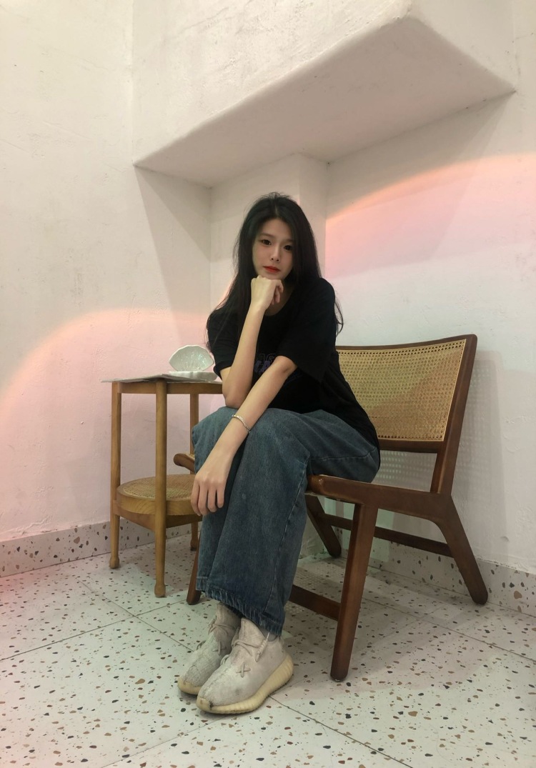 -Nuyoah.-广东省·揭阳市·普宁市-快手-本人有经验做过买家秀，爱好唱歌拍照 ，在校高中生一枚 开朗活泼，可以给商家提供很好的销售呀