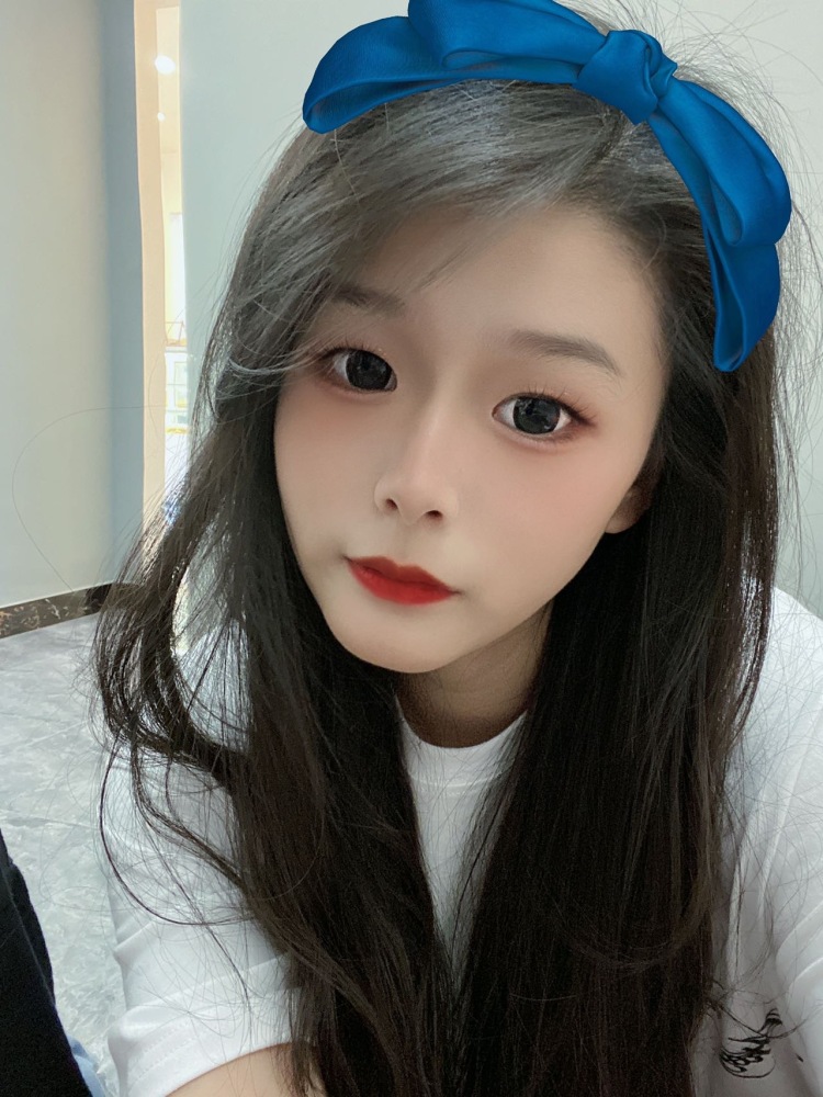 -Nuyoah.-广东省·揭阳市·普宁市-快手-本人有经验做过买家秀，爱好唱歌拍照 ，在校高中生一枚 开朗活泼，可以给商家提供很好的销售呀